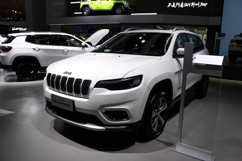 搜狐汽車>圖庫>jeep>廣汽菲克>自由光>jeep自由光 成都車展實拍提示