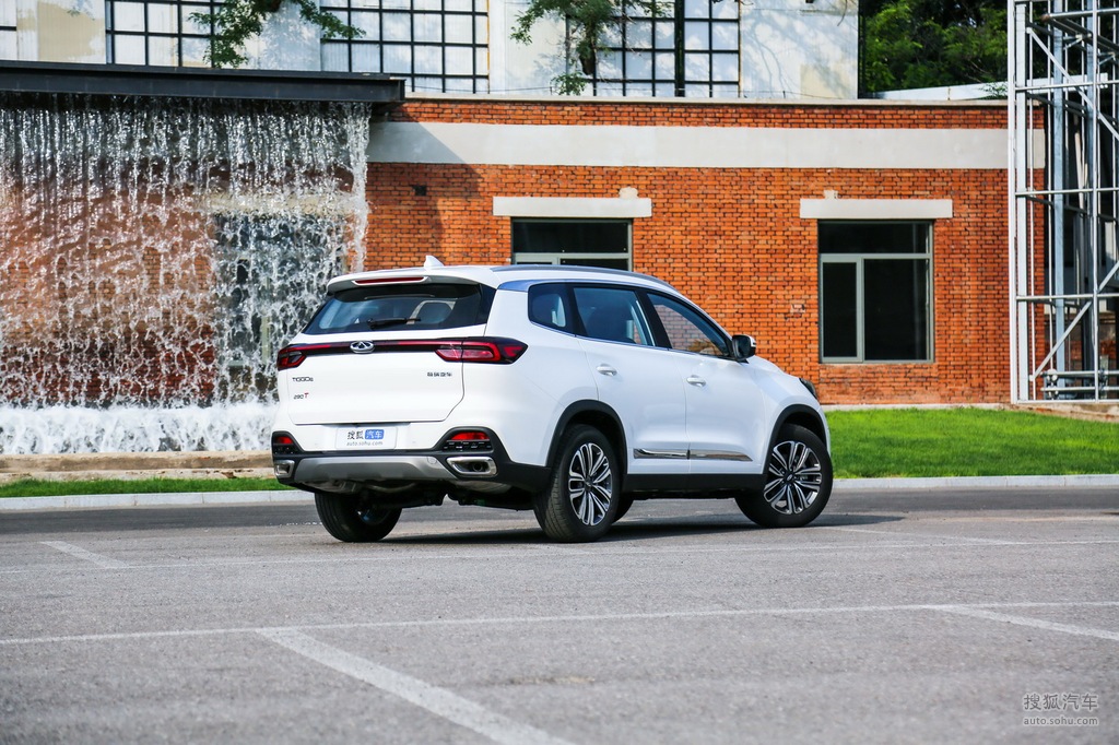 奇瑞瑞虎8290tgdi自动豪华版六座