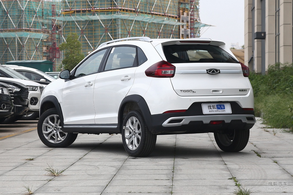 【 奇瑞瑞虎3x高清图片】_2021款 plus 1.