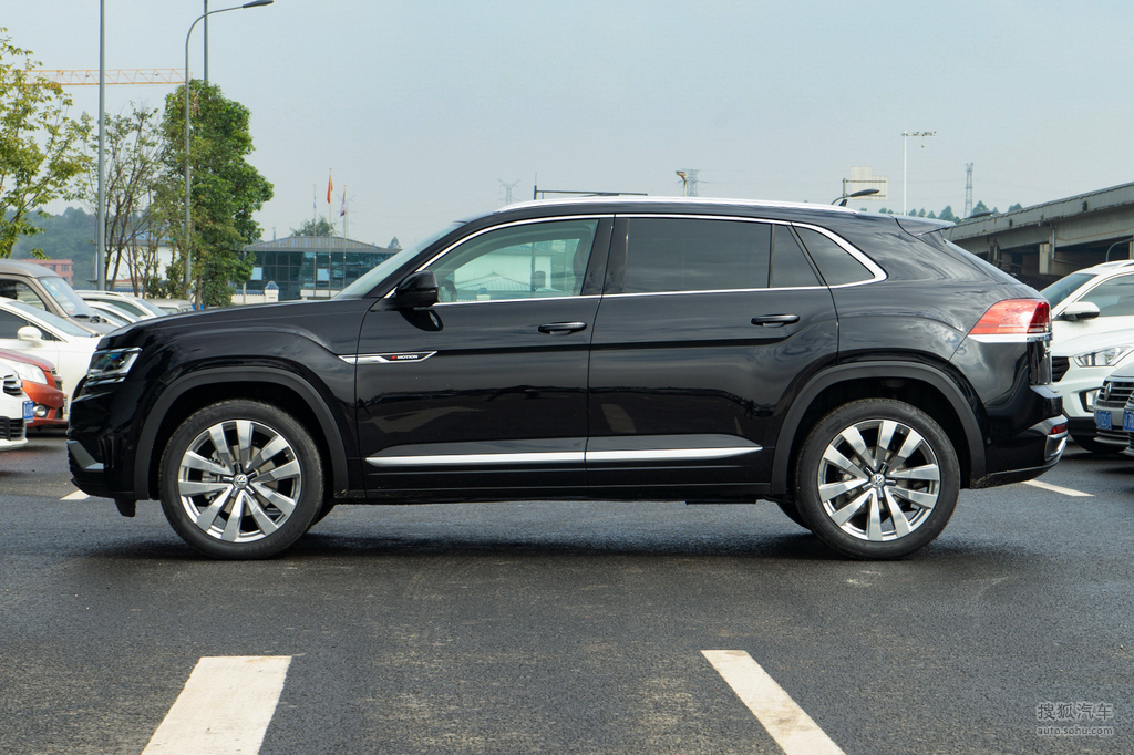 > 大众 > 上汽大众 > 途昂x > 2020款 330tsi 两驱尊崇豪华版 530 v6