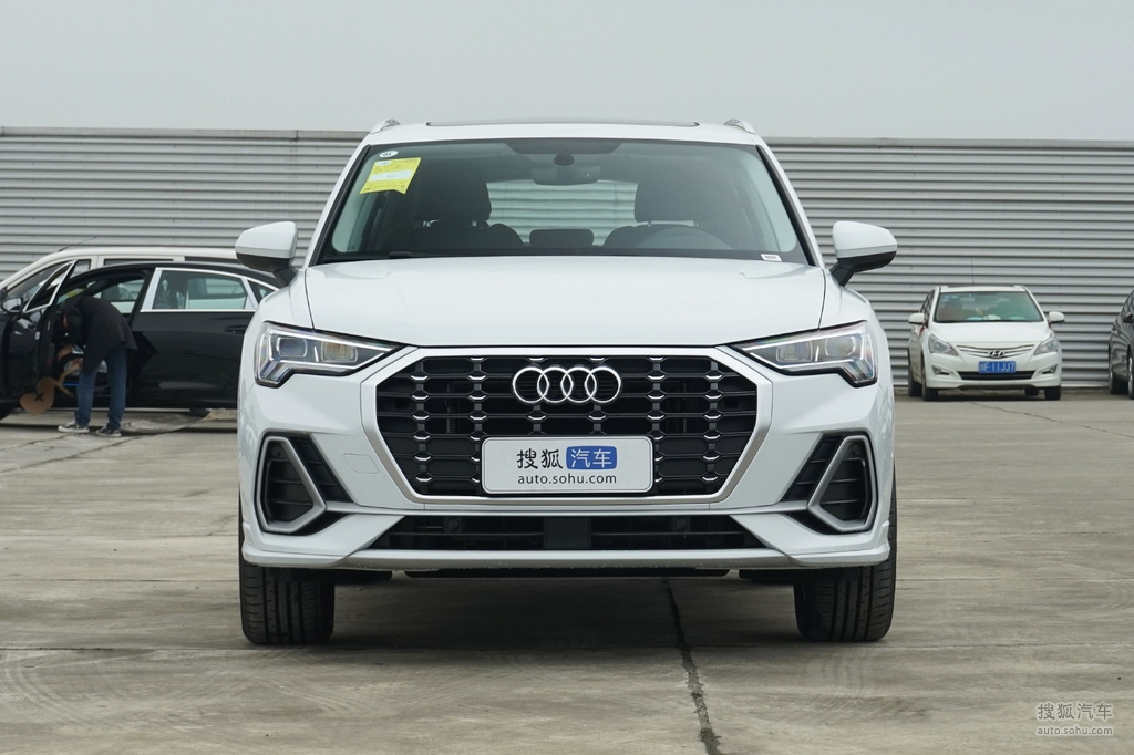 【 奥迪q3高清图片】_2021款 35 tfsi 时尚动感型_冰川白_外观_搜狐