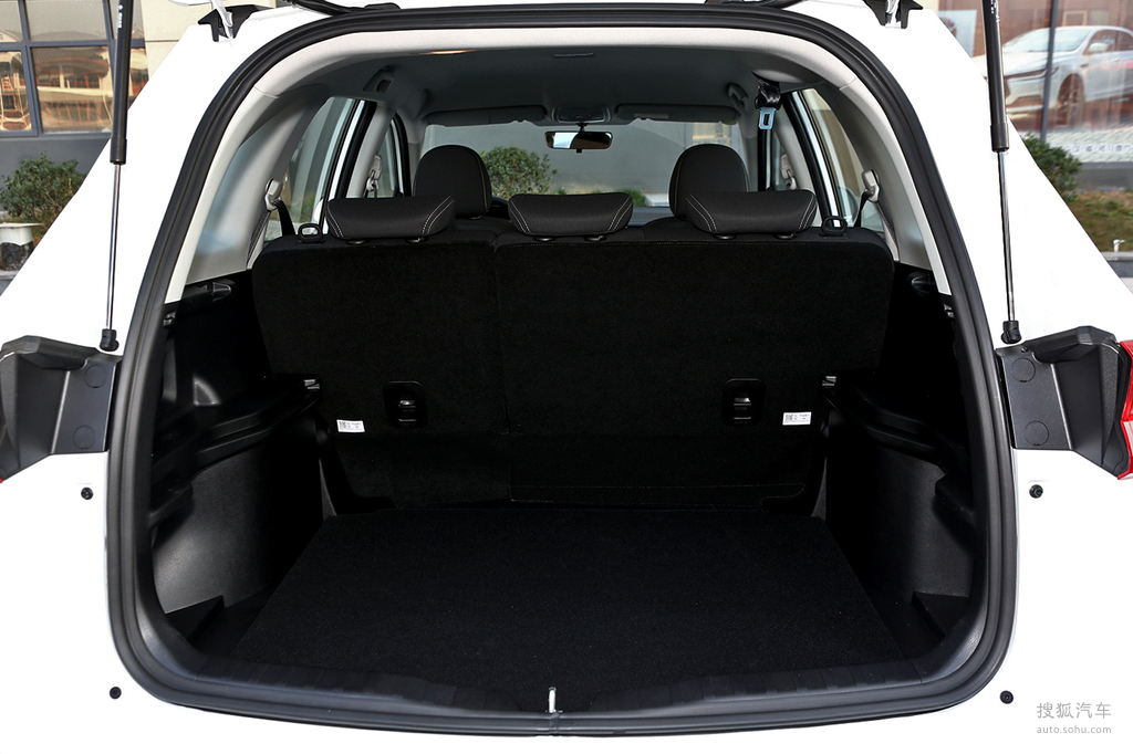 2021款哈弗m6plus15t手动精英智联型