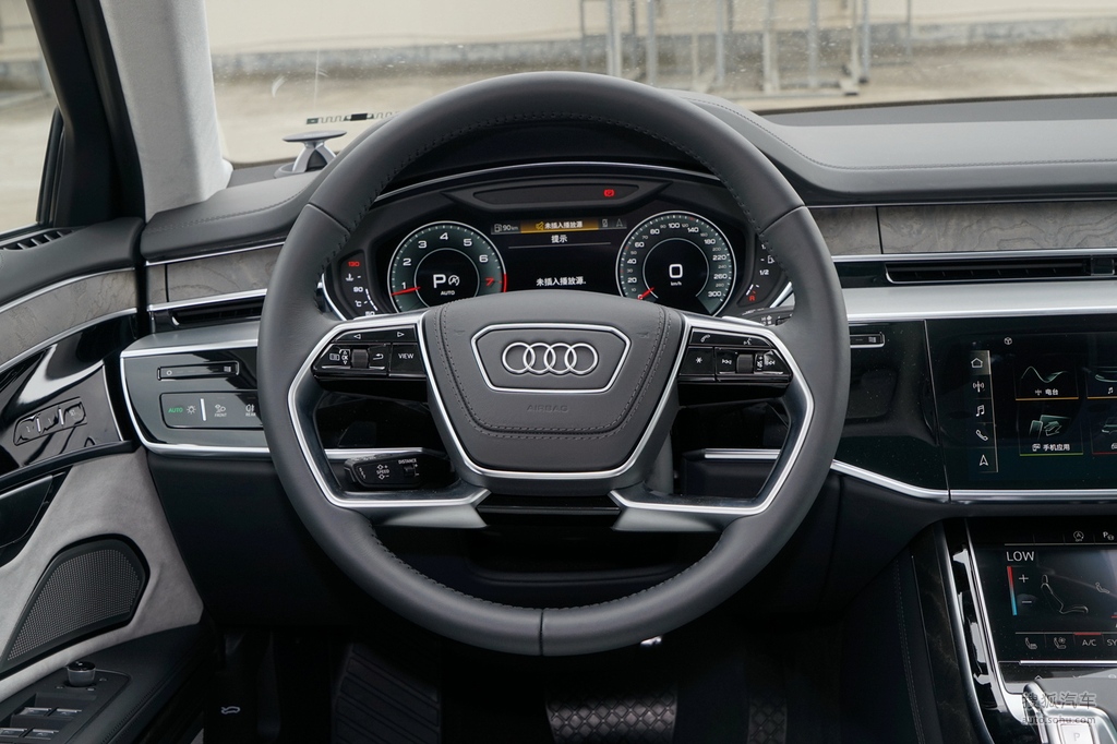 奥迪a8l高清图片】_2021款 60 tfsi quattro 尊贵型_黑色/珍珠米_内饰