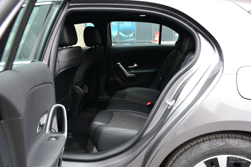 【 奔驰a级高清图片】_黑色内饰_内饰_搜狐汽车网