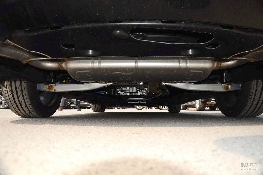 2014款奔驰cla260 4matic - 底盘全景