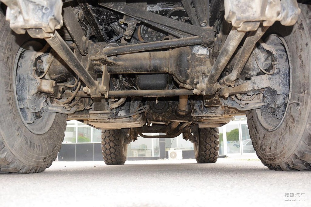 【 奔驰乌尼莫克高清图片】_底盘发动机_搜狐汽车网