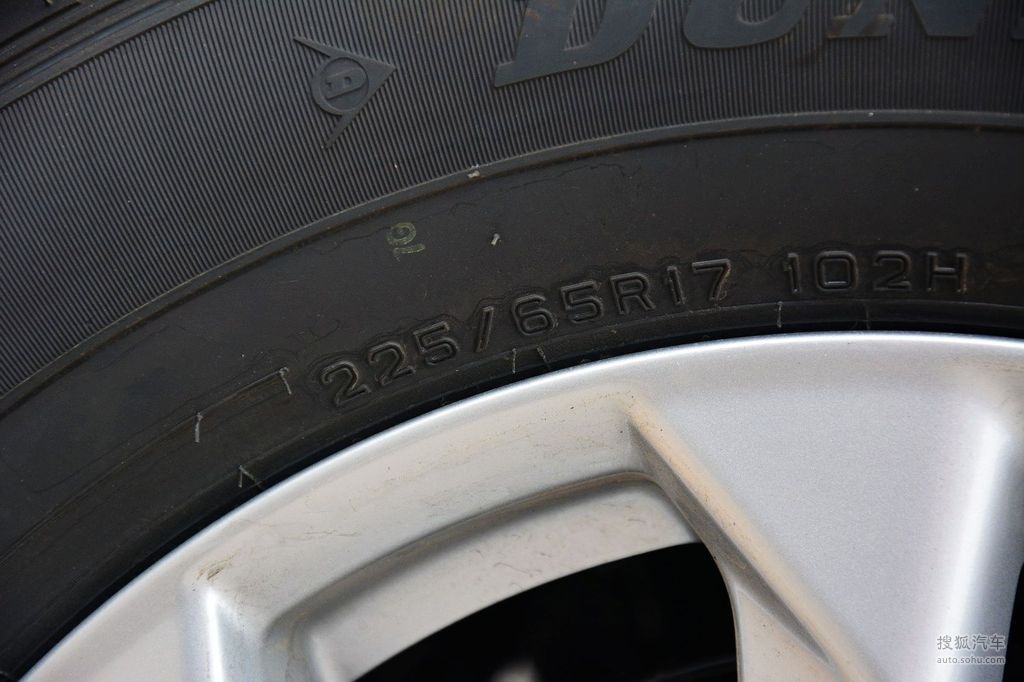 2014款日产奇骏2.0l xe cvt时尚版两驱 - 轮胎型号