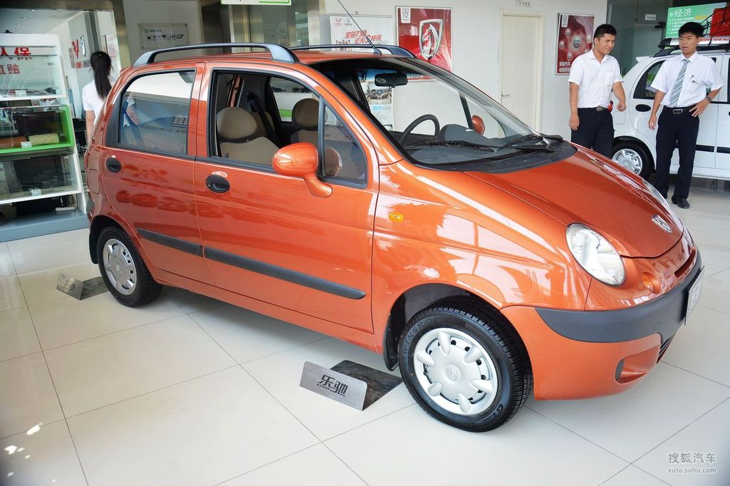 【 宝骏乐驰高清图片】_雏菊黄_外观_搜狐汽车网