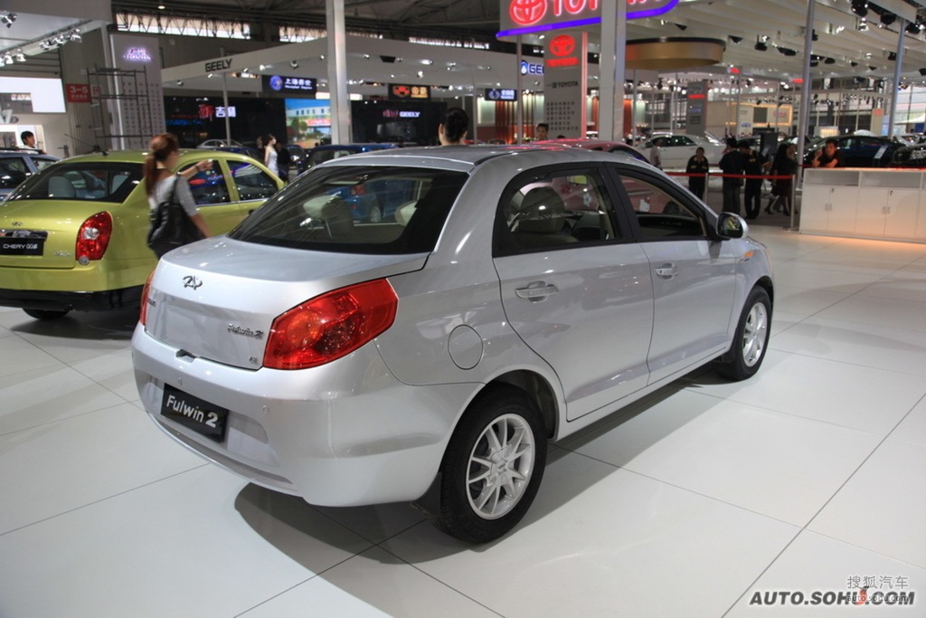 奇瑞汽车风云2三厢