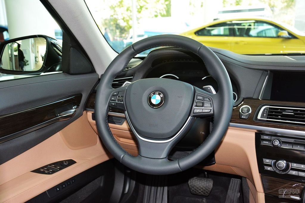 2013款宝马740li豪华型 - 方向盘提示:支持键盘翻页 ←左 右→威尼托