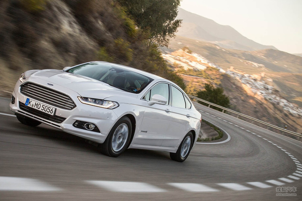 2015款福特蒙迪欧hybrid