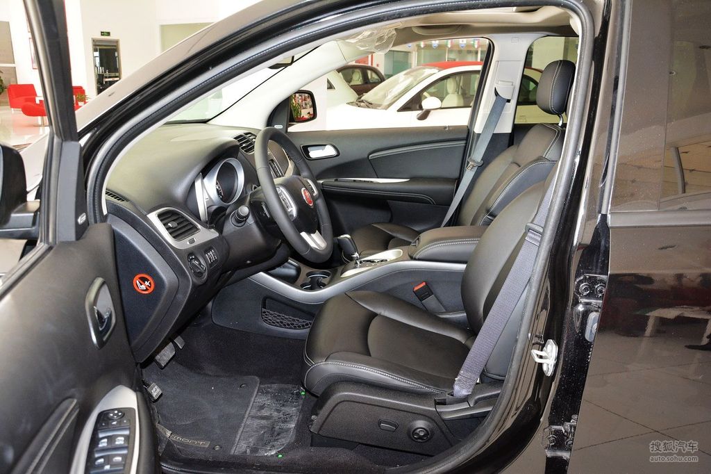 【 菲亚特菲跃高清图片】_深色内饰_内饰_搜狐汽车网