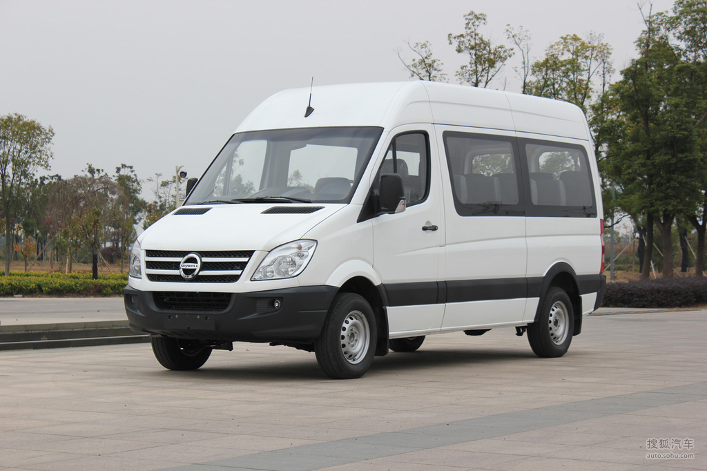 2015款南京金龙d11通勤版高顶纯电动60kw - 车前45°提示:支持键盘