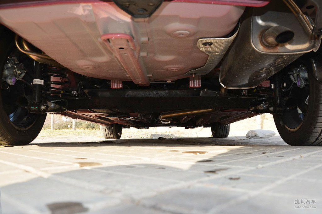 2015款长安悦翔v716l手动乐趣型底盘全景