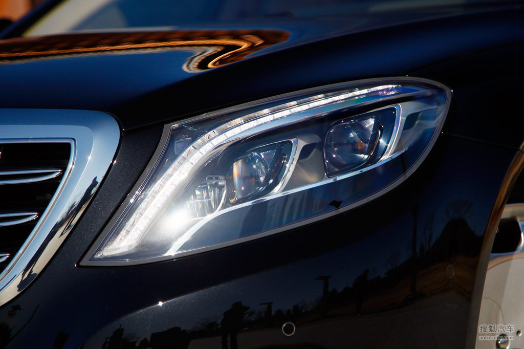 2015款梅赛德斯迈巴赫s600静态体验实拍前大灯提示支持键盘翻页左右