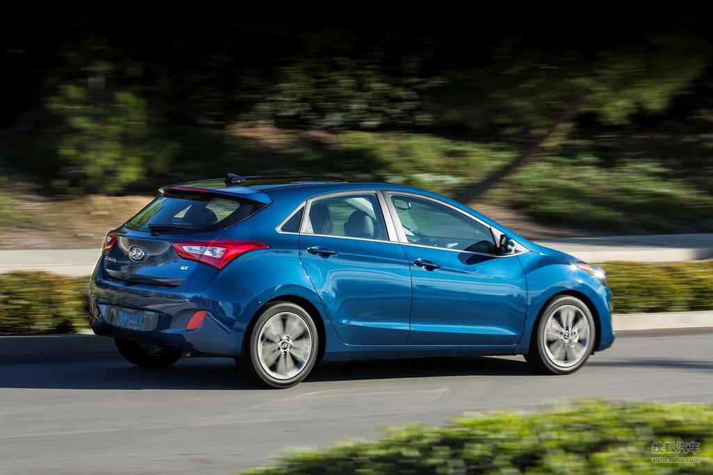 现代伊兰特两厢