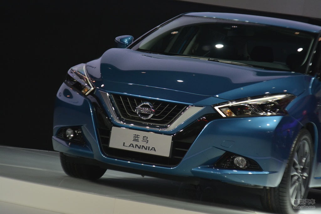 日产全新蓝鸟