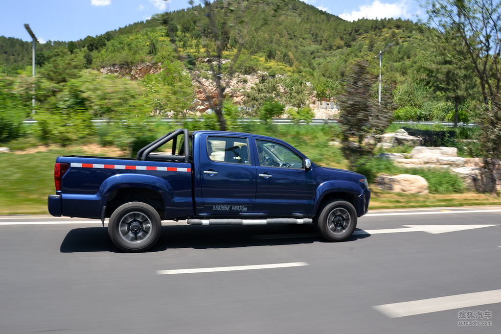 2015款黄海n2 2.8t柴油四驱至尊版 提示:支持键盘翻页 ←左右