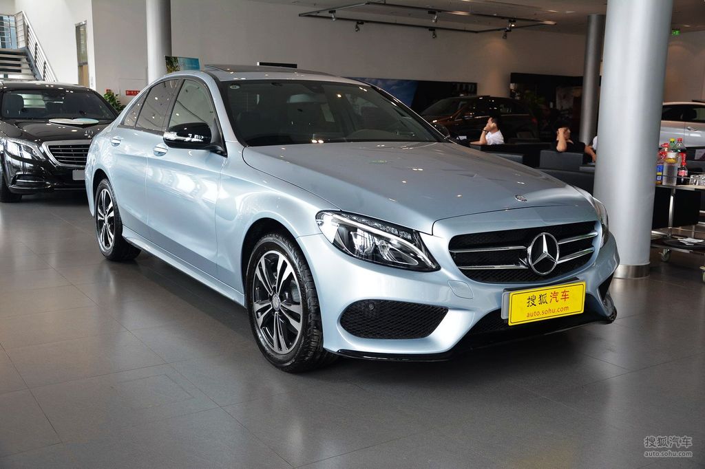 奔驰c级北极白和银色哪个好「奔驰c级北极白和银色哪个好看一点」