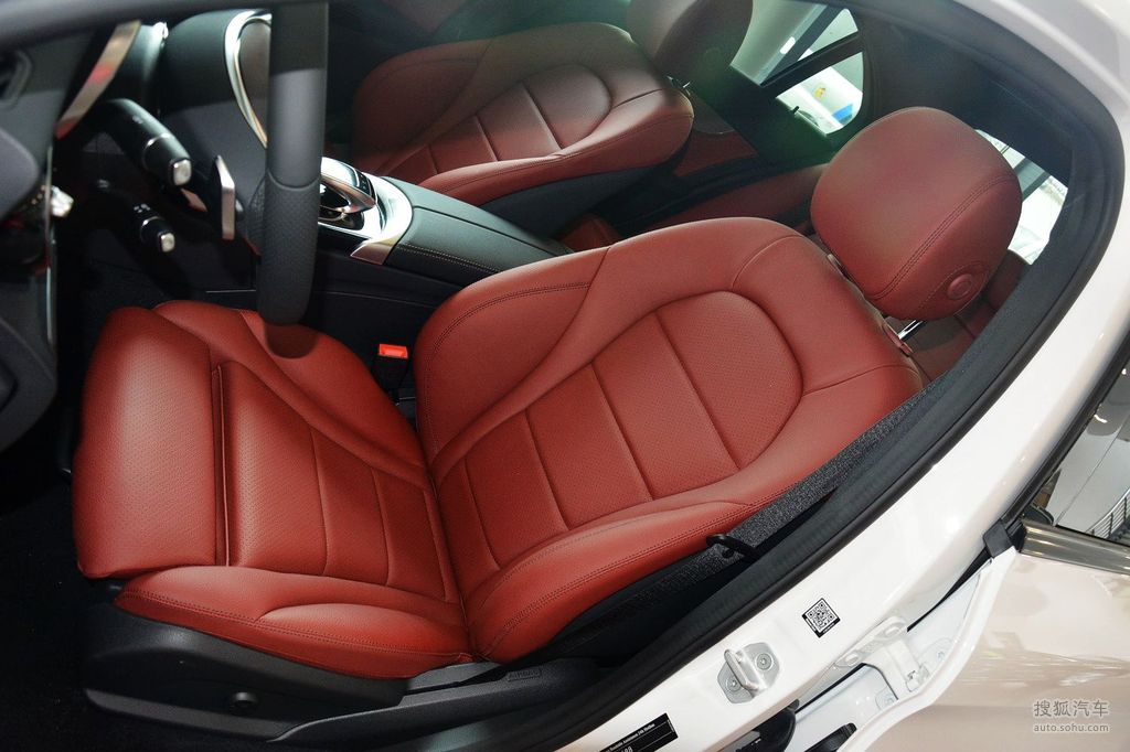 2015款奔驰c200运动版4matic