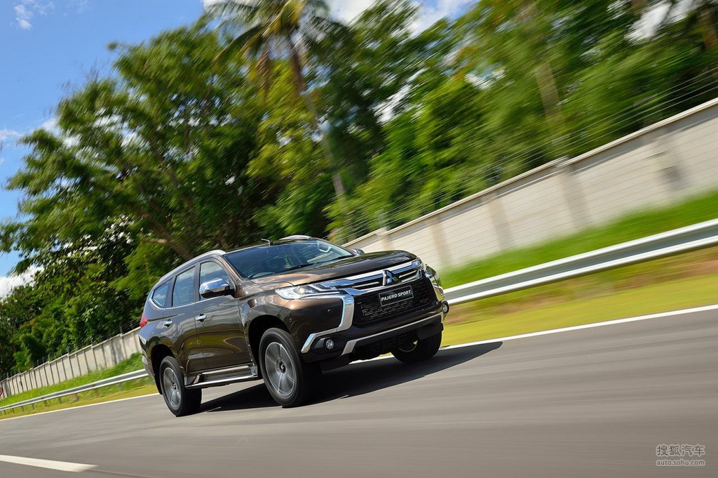 2016款全新三菱欧蓝德劲畅官方图片