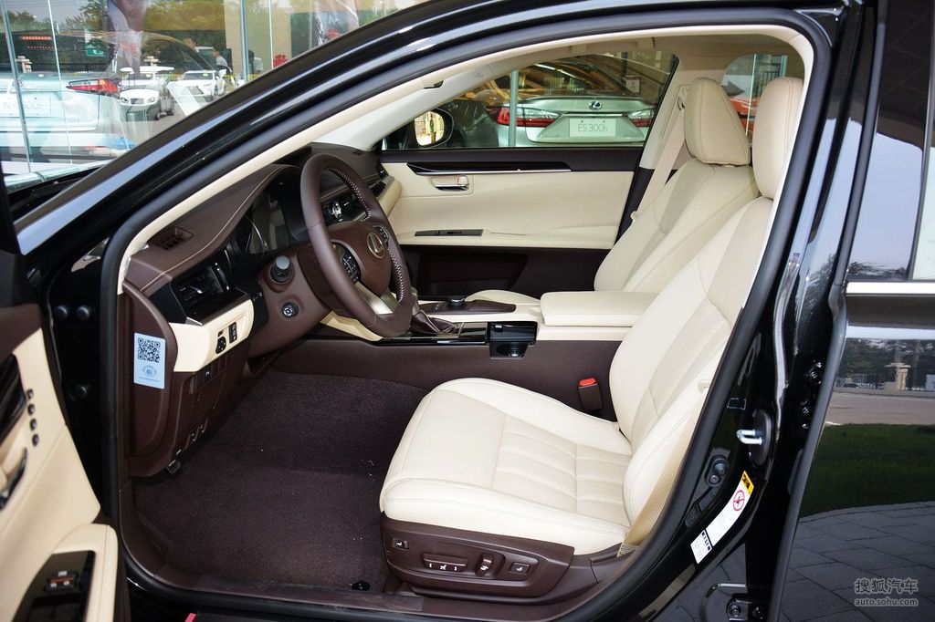 雷克萨斯es250豪华版提示:支持键盘翻页 ←左 右→外观(1756)内饰