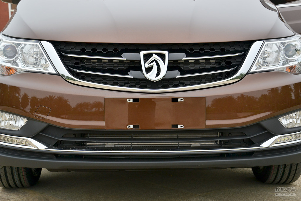 大地棕暴风灰晴空银宝骏7304s店报价:5