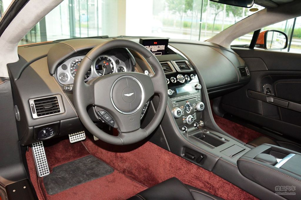阿斯顿马丁v8vantage