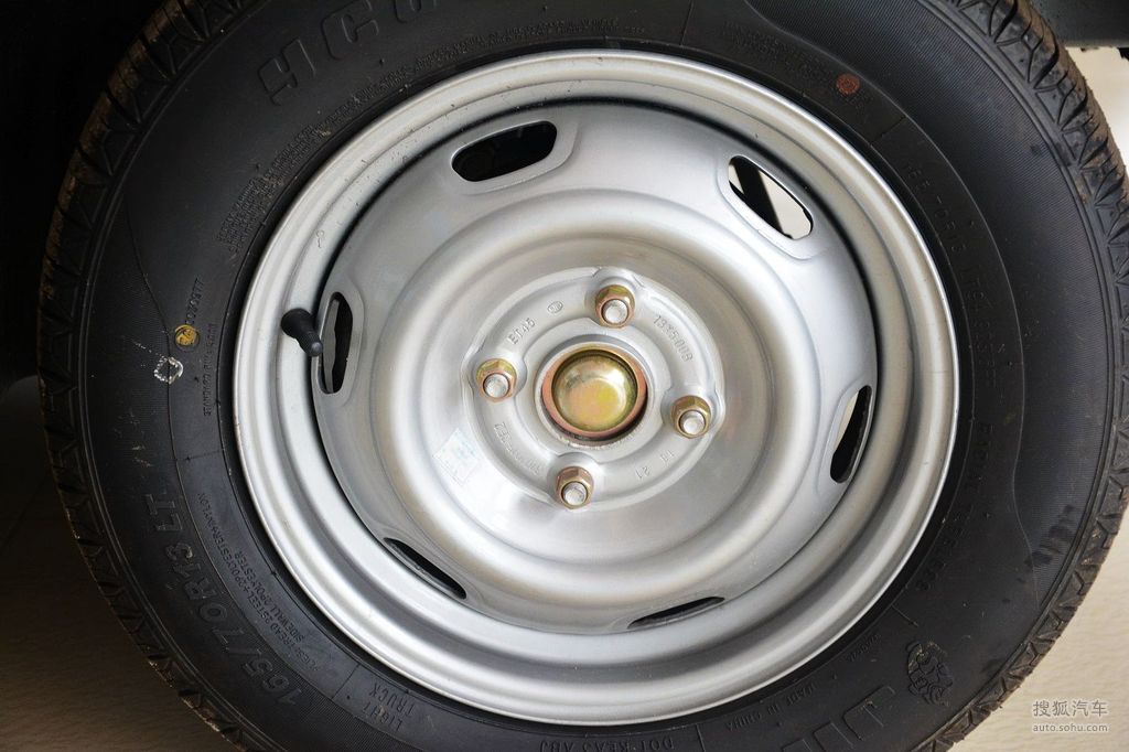 2015款一汽佳宝v75 1.0l标准型