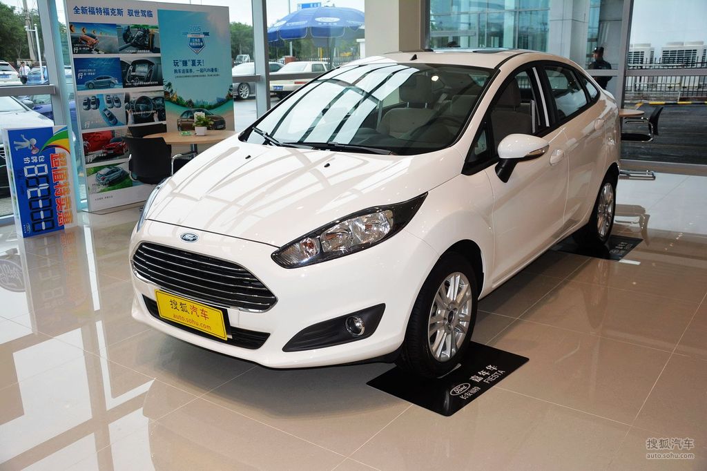 福特嘉年华三厢