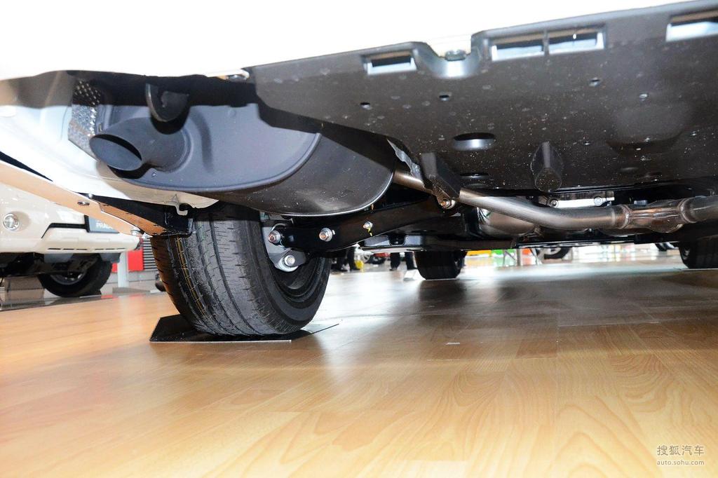 【 丰田皇冠高清图片】_底盘发动机_搜狐汽车网