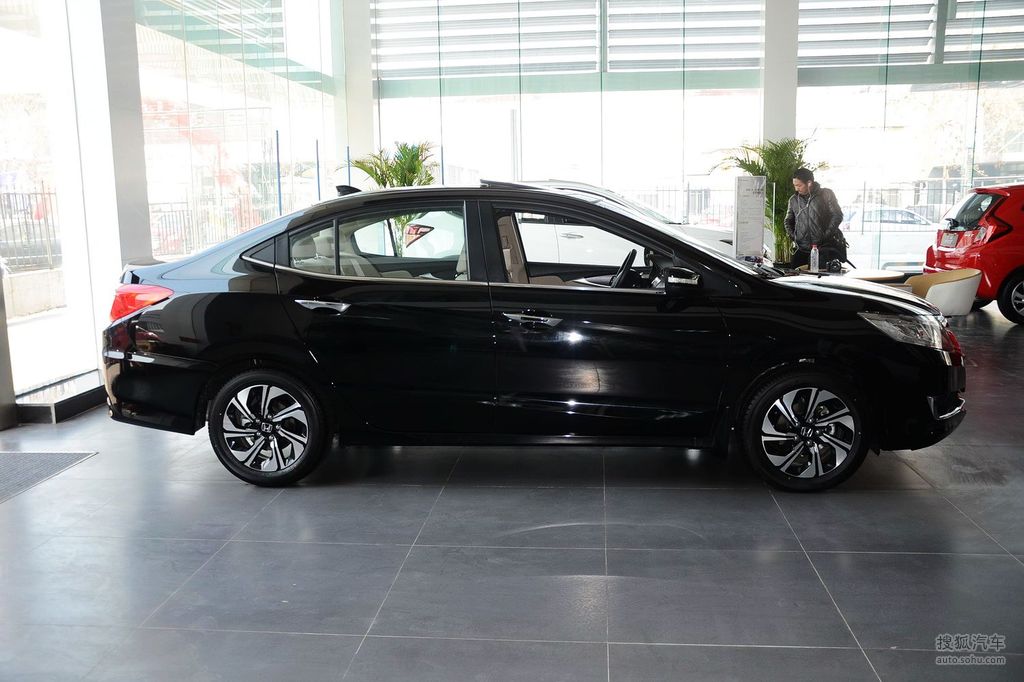 【 本田凌派高清图片】_奥夫特黑_外观_搜狐汽车网