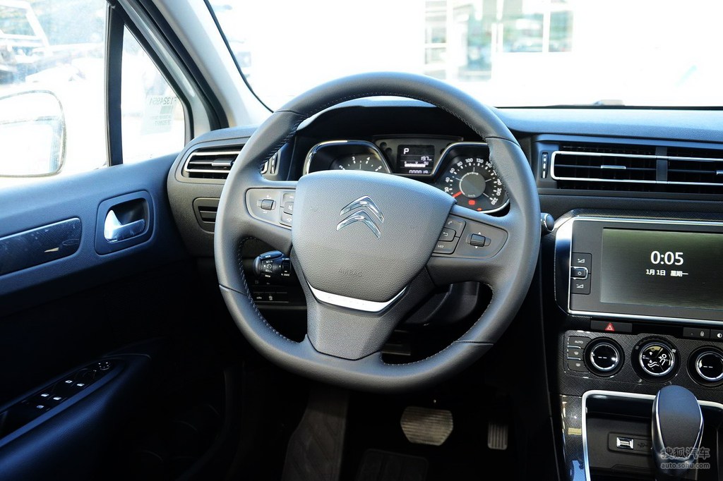 【 雪铁龙c4世嘉高清图片】_黑色_内饰_搜狐汽车网