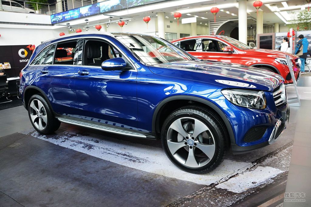 2016款奔驰glc300 4matic豪华型提示:支持键盘翻页 ←左 右→外观