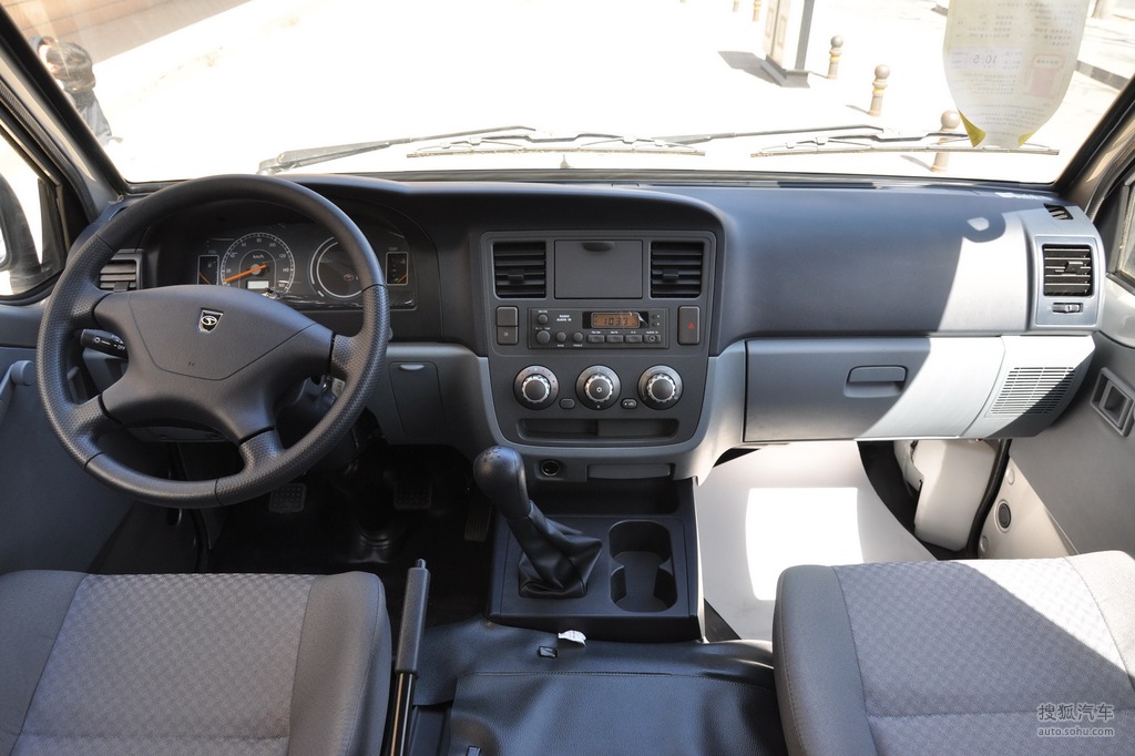 【 东南得利卡高清图片】_2009款 2.0l 经济型_浅灰_内饰_搜狐汽车网
