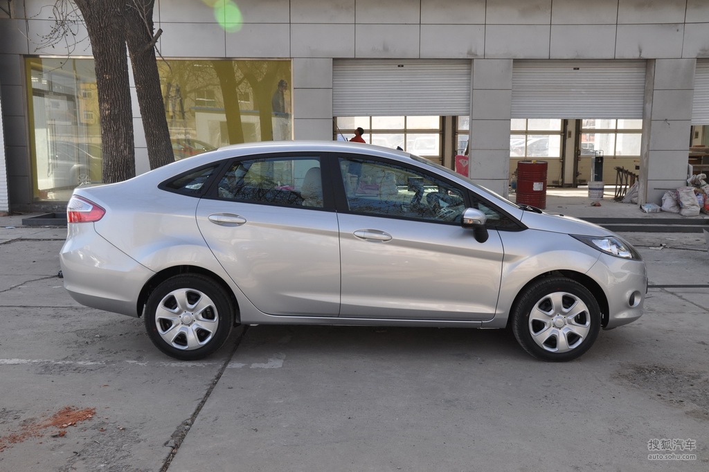 【 福特嘉年华三厢高清图片】_炫耀银_外观_搜狐汽车网