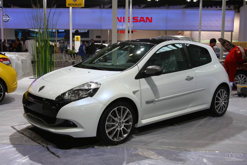 雷诺clio rs车展实拍     提示:支持键盘翻页 &larr;左 右&rarr