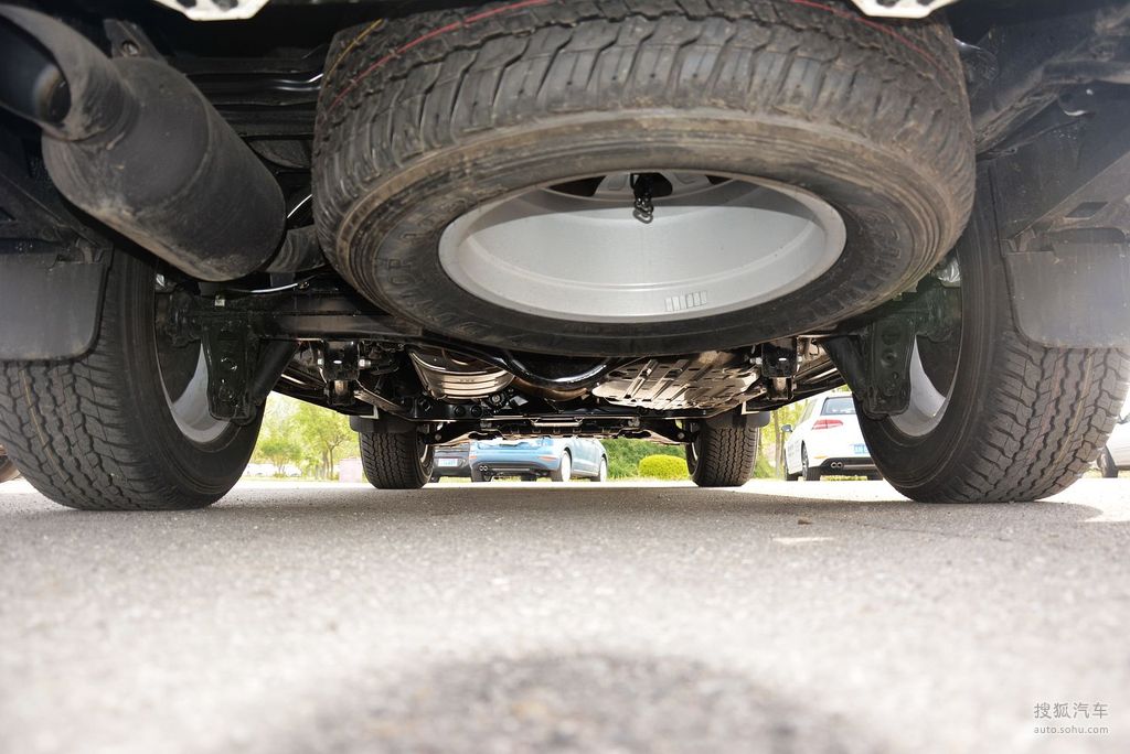 【 丰田兰德酷路泽高清图片】_底盘发动机_搜狐汽车网