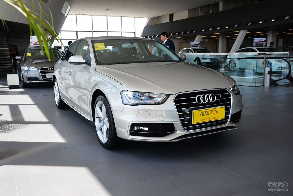 【 奥迪a4l高清图片】_2016款 35 tfsi 典藏版 s line豪华型_水晶银