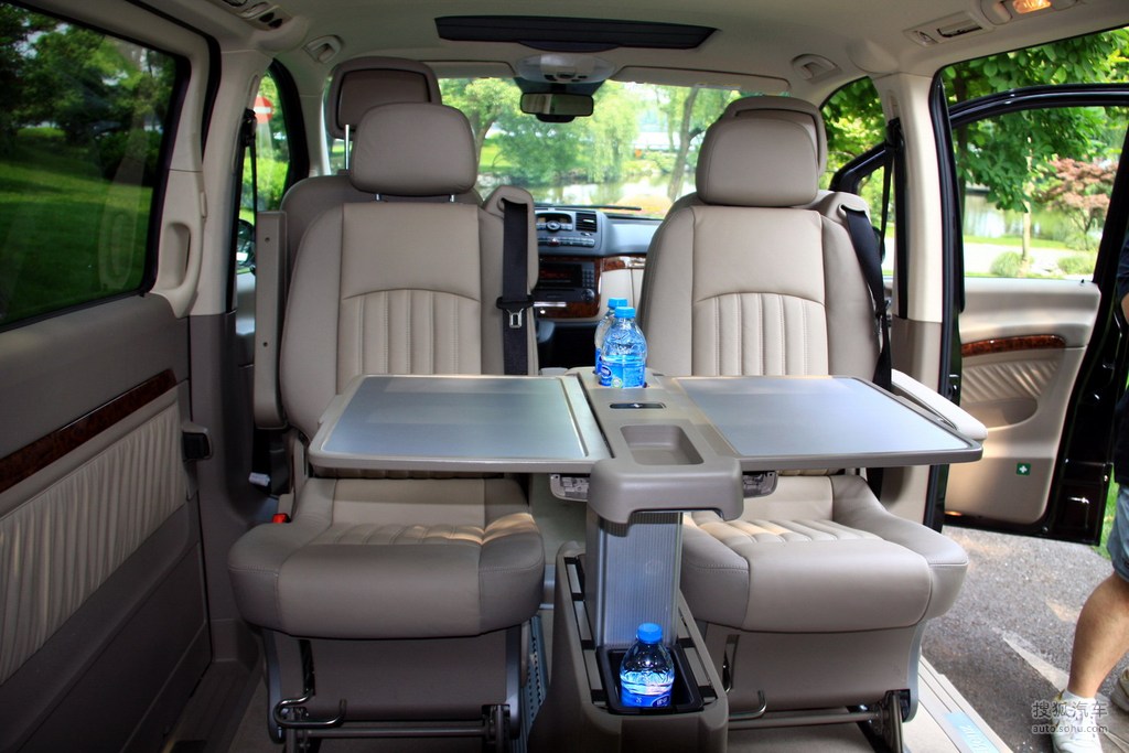 【 奔驰唯雅诺高清图片】_2010款 2.5l 尊贵版_内饰_搜狐汽车网