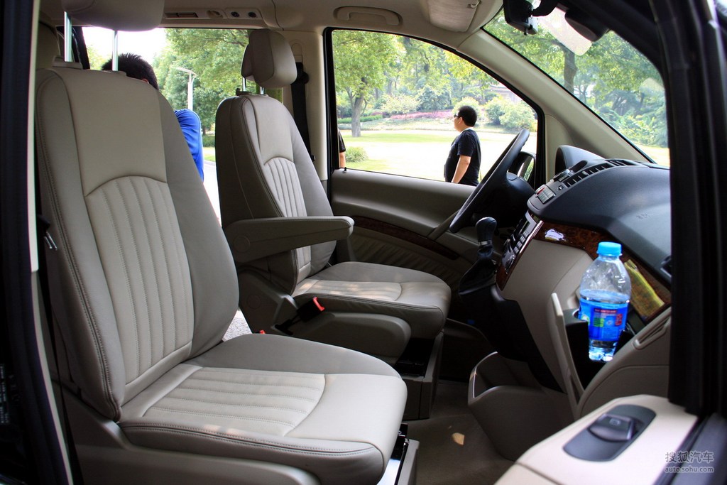 【 奔驰唯雅诺高清图片】_2010款 2.5l 尊贵版_内饰_搜狐汽车网