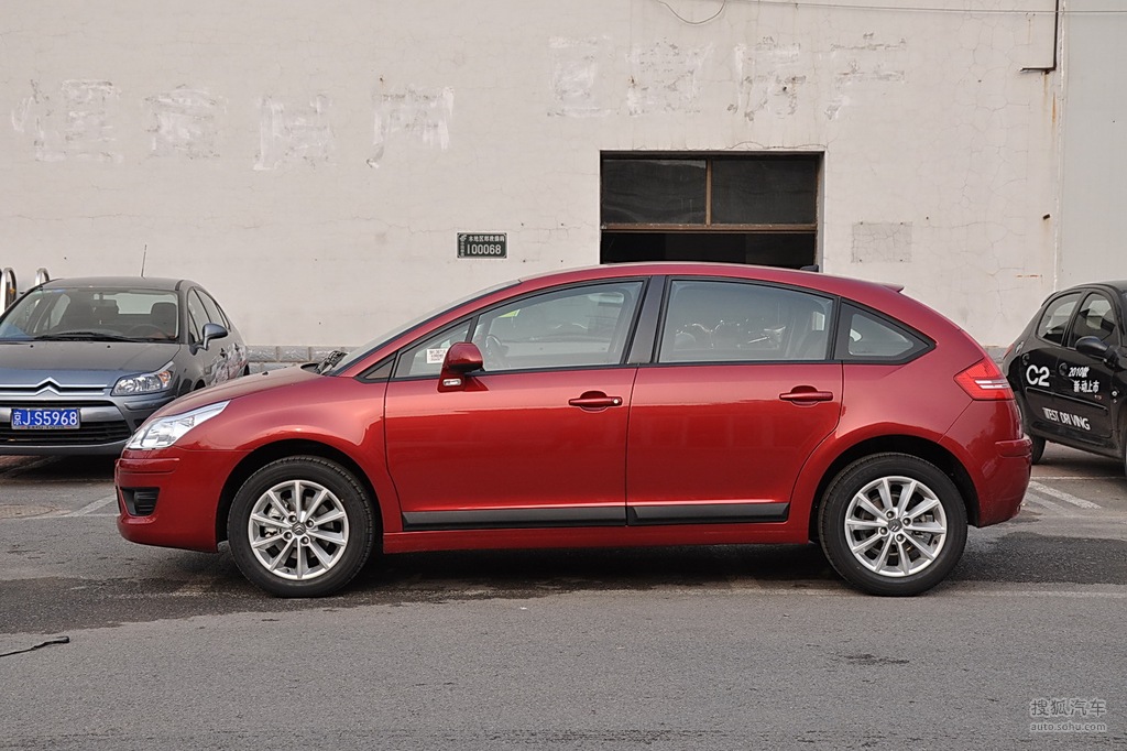 雪铁龙世嘉两厢