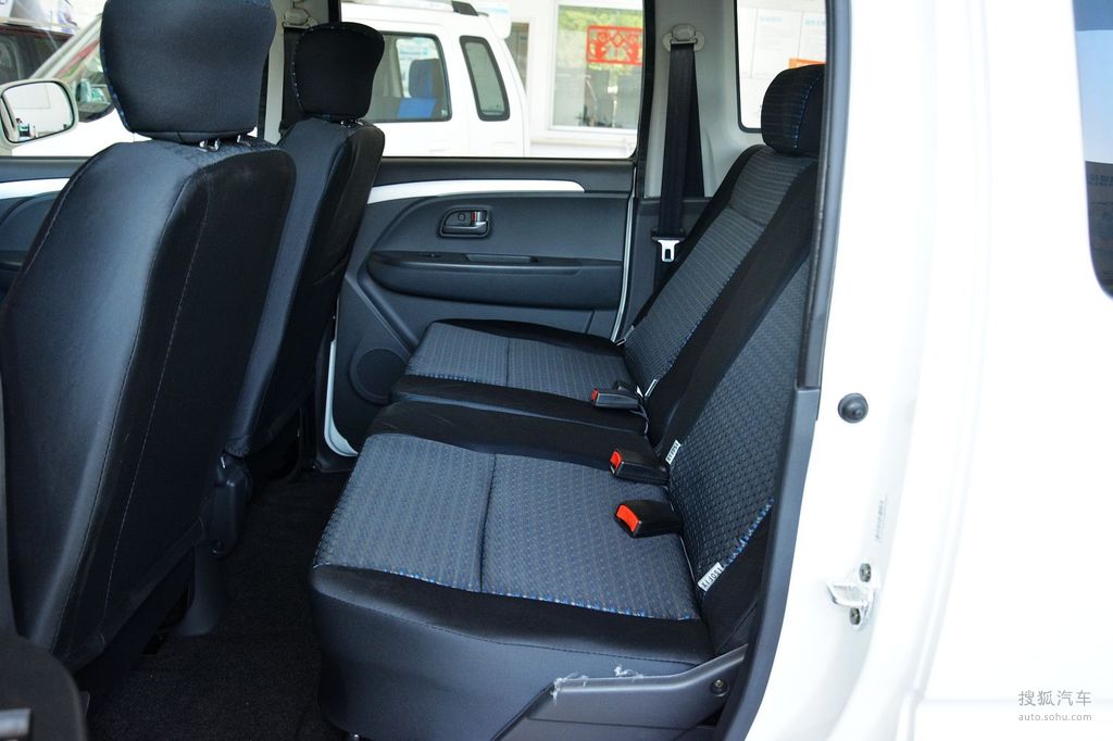 2016款铃木北斗星x514l巡航型国v到店实拍