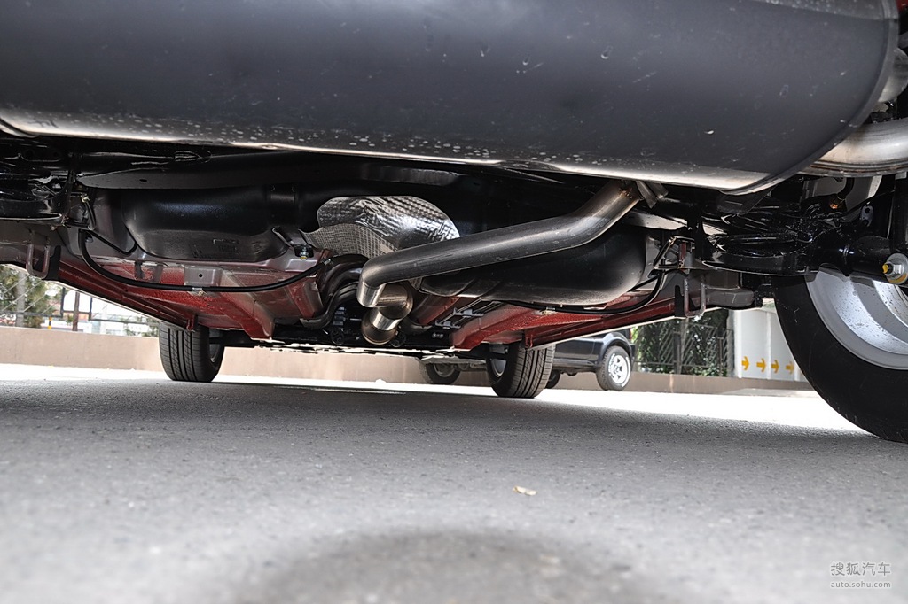 【 铃木天语sx4高清图片】_底盘发动机_搜狐汽车网