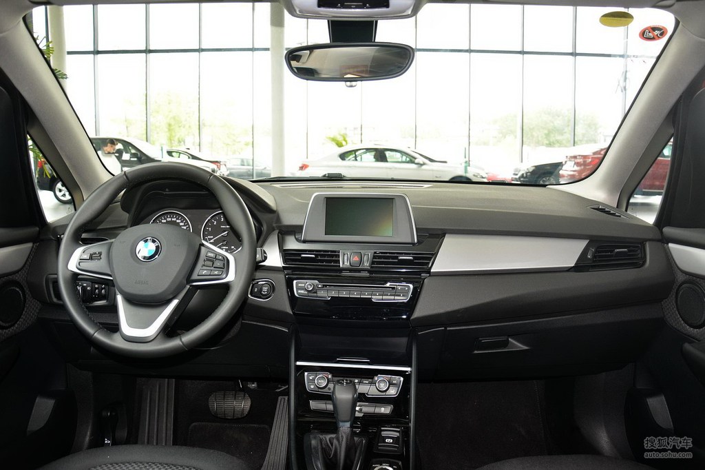 【 宝马2系旅行车高清图片】_2016款 218i 领先型_黑色_内饰_搜狐汽车