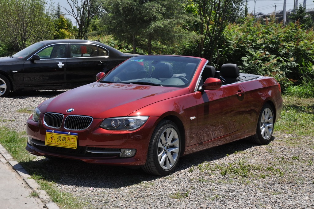 2011款宝马330i敞篷版