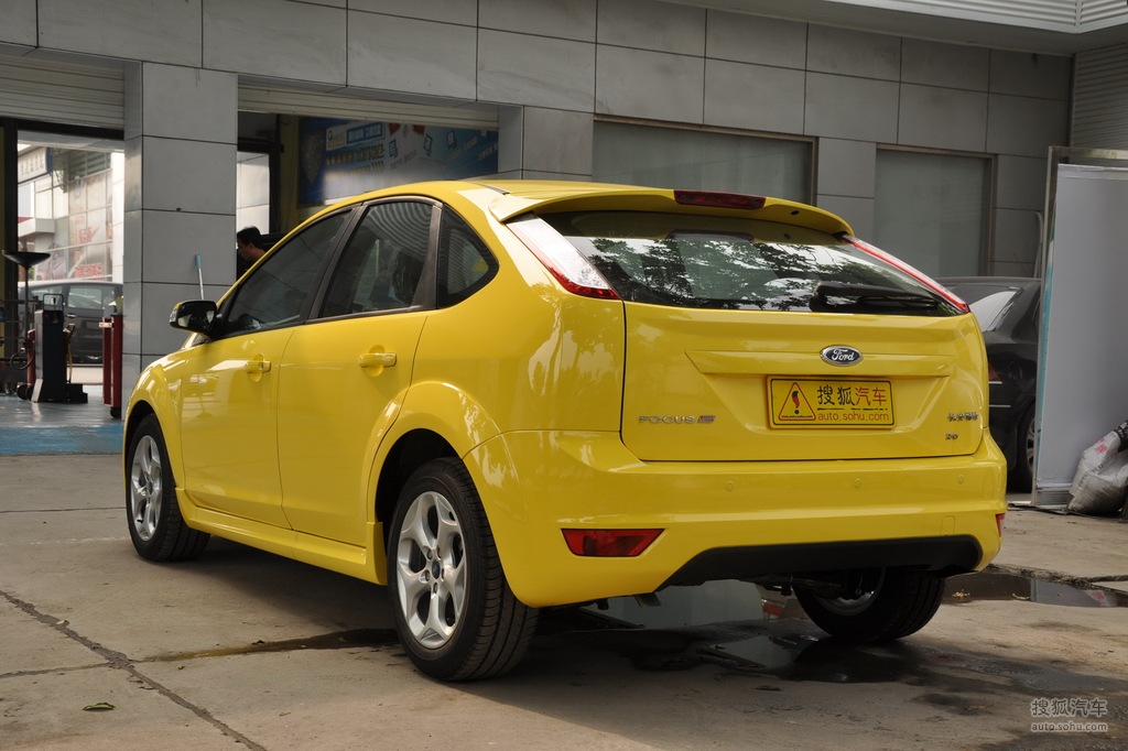 搜狐汽车>图库>福特>长安福特>福克斯两厢>2011款福特福克斯两厢2.