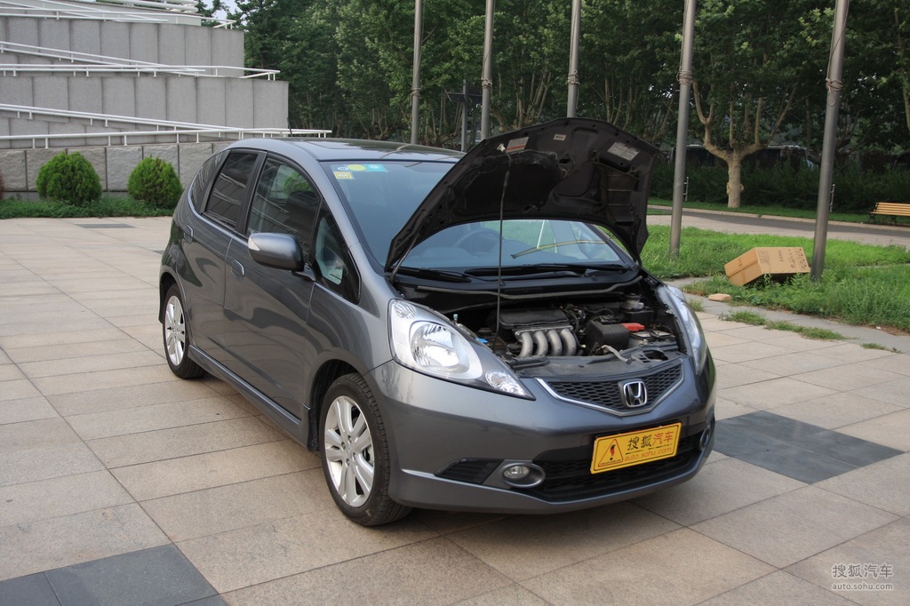 2010款本田fit飞度1.