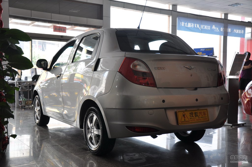 【 瑞麒m5高清图片】_丝缎银_外观_搜狐汽车网