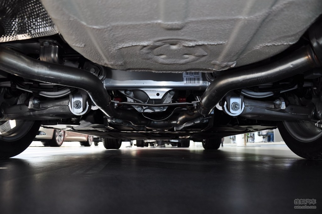 【 宝马5系高清图片】_2011款 535i 领先运动型_底盘发动机_搜狐汽车